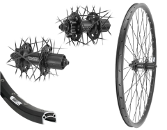 Aggro-X 28 Zoll Hinterrad 21-622 Disc mit �sen Shimano XT M756 6 Loch Disc 8-11 Fach Schnellspanner Speichen schwarz