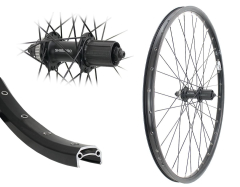 Aggro-X 26 Zoll Hinterrad 23-559 MA1 mit �sen Shimano M4050 8-10 Fach Schnellspanner Centerlock Disc Speichen schwarz